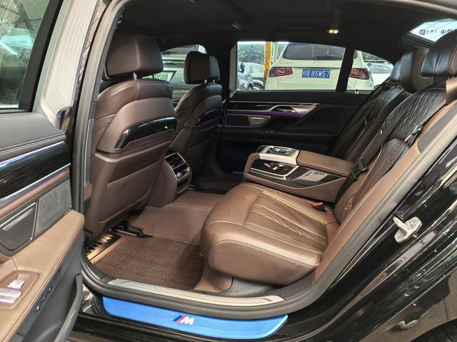 BMW 7 Series 730Li M Sport Package 2022 - фото 7