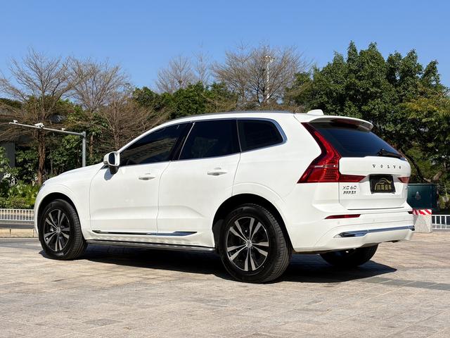 Volvo XC60 B5 AWD Smart Luxury Edition 2023 - фото 4