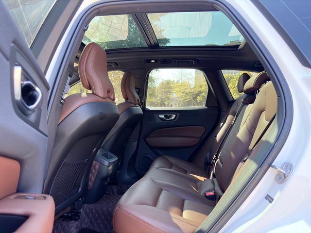 Volvo XC60 B5 AWD Smart Luxury Edition 2023 - фото 7