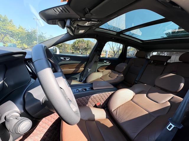 Volvo XC60 B5 AWD Smart Luxury Edition 2023 - фото 10