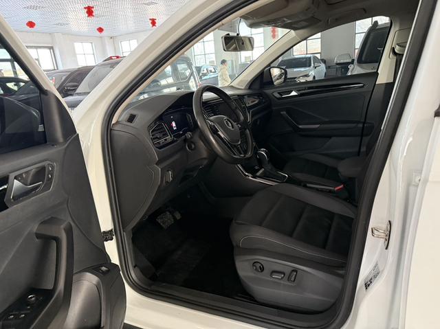 Volkswagen T-Roc 280TSI DSG 2WD Comfort Plus 2022 - фото 4