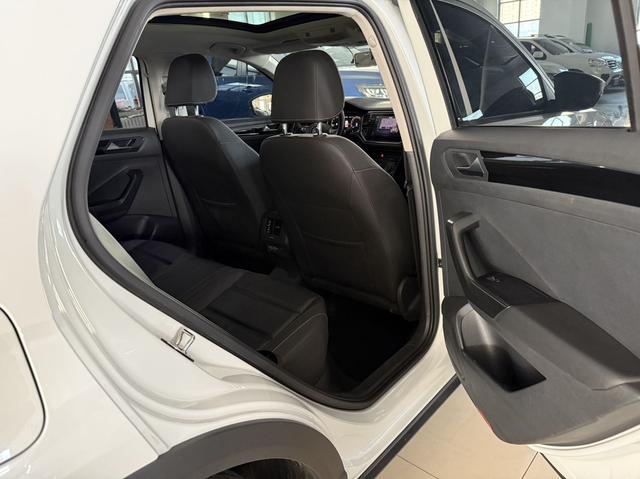 Volkswagen T-Roc 280TSI DSG 2WD Comfort Plus 2022 - фото 6