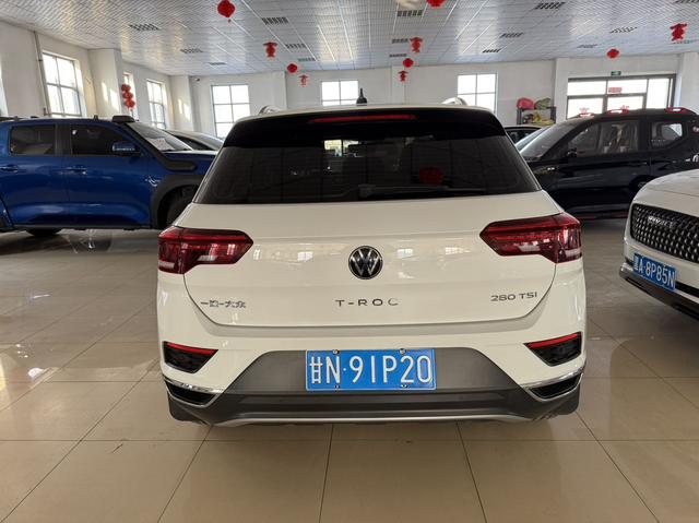 Volkswagen T-Roc 280TSI DSG 2WD Comfort Plus 2022 - фото 8