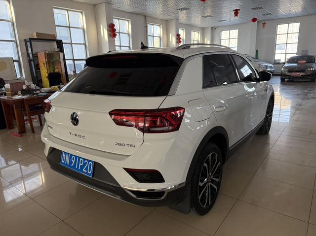 Volkswagen T-Roc 280TSI DSG 2WD Comfort Plus 2022 - фото 9