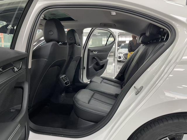 Skoda Octavia PRO TSI280 DSG Premium Edition 2022 - фото 8