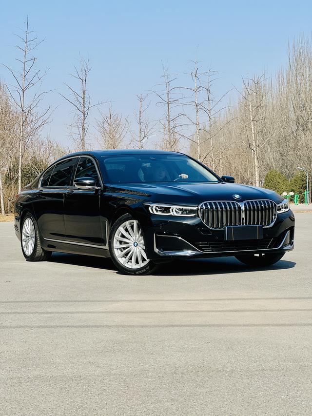 BMW 7 Series 730Li Luxury Package 2022 - фото 2